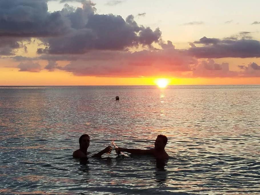 Beach Living At Island Pine Villas Blp George Town Esterno foto