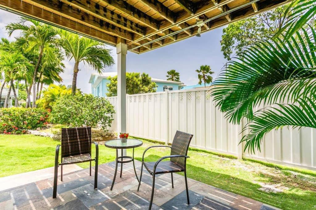 Beach Living At Island Pine Villas Blp George Town Esterno foto